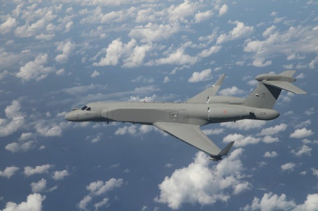 iai_delivered_first_of_two_g550_caew_aircraft_to_italy_640_001