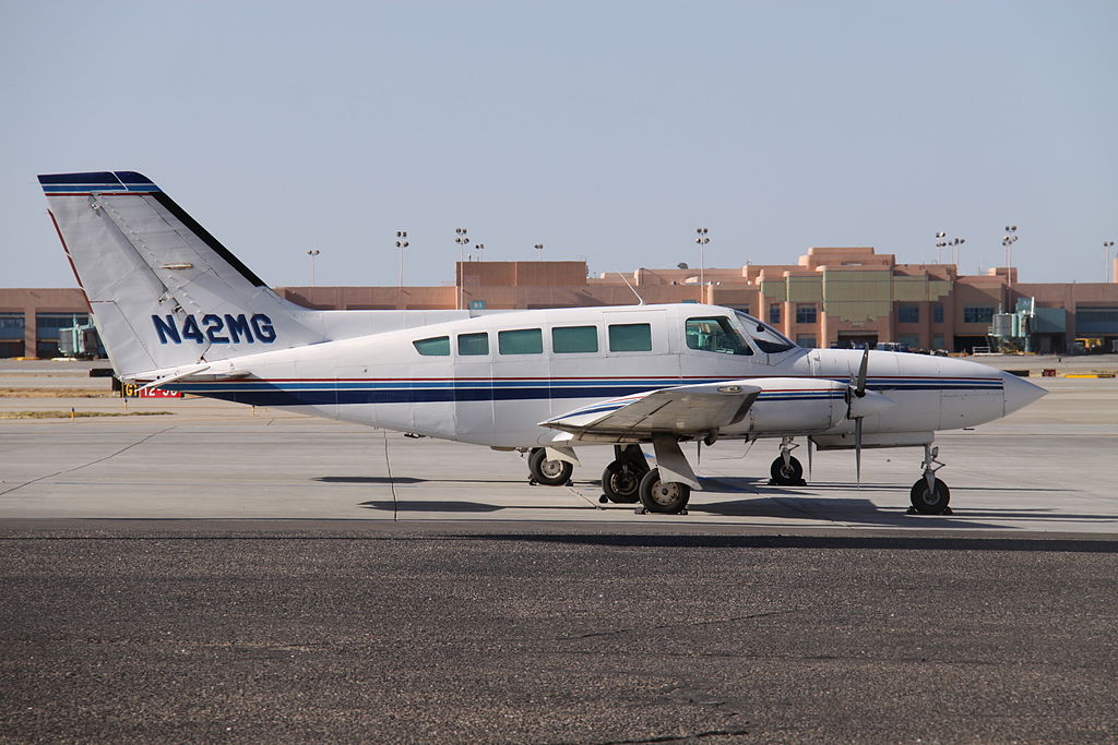 N42MG_Cessna_Ce.402C_(8736466676)