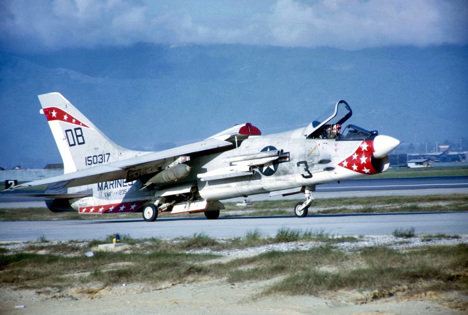 F 8. Ф-8 Крусейдер. F-8e Crusader. F8u Crusader. Самолет f8 Crusader.