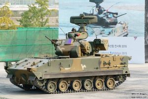Αυτοκινούμενο αντιαεροπορικό K30 Biho Hybrid με δίδυμα πυροβόλα 30 χιλιοστών