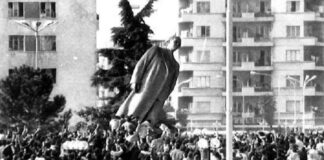 ΣΑΝ ΣΗΜΕΡΑ – 11 Δεκεμβρίου 1990: Το αλβανικό κομμουνιστικό καθεστώς κλονίζεται