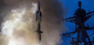 Η Raytheon αυξάνει την παραγωγή των πυραύλων SM-3 & SM-6