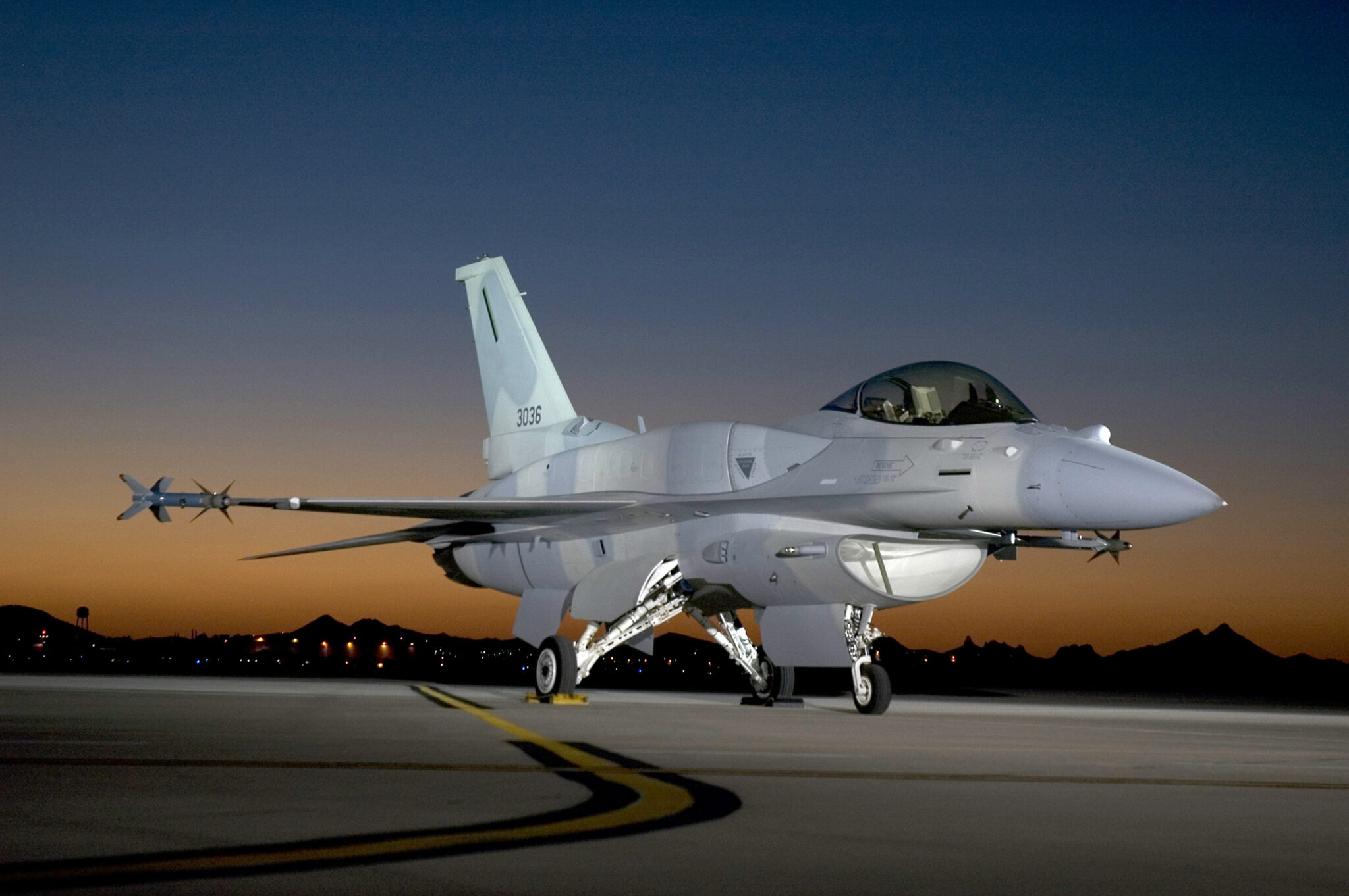 Logax f 16