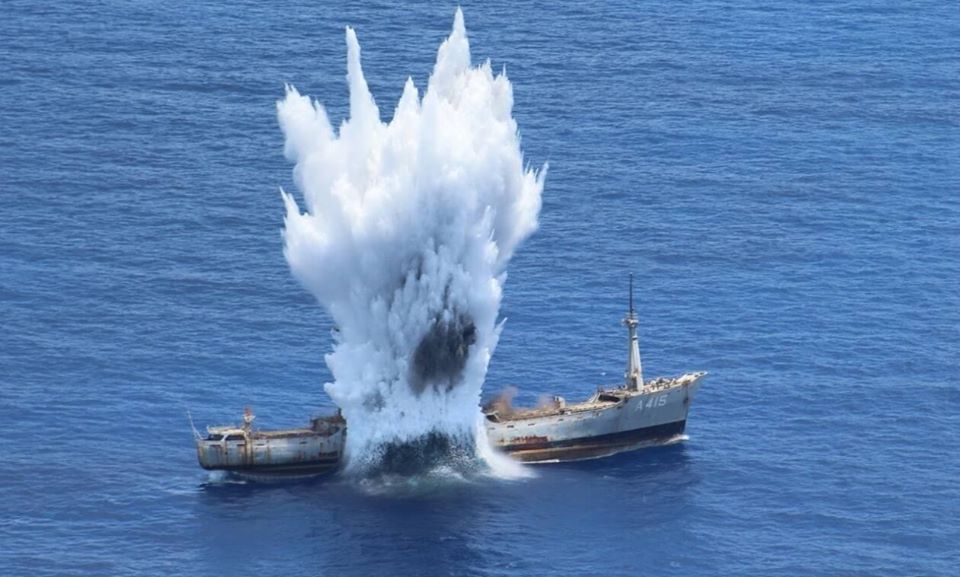 transport-evros-a-415-sunk-greek-sst-4-torpedo-submarine-hs-pipinos-s-121-off-karpathos-island.jpg