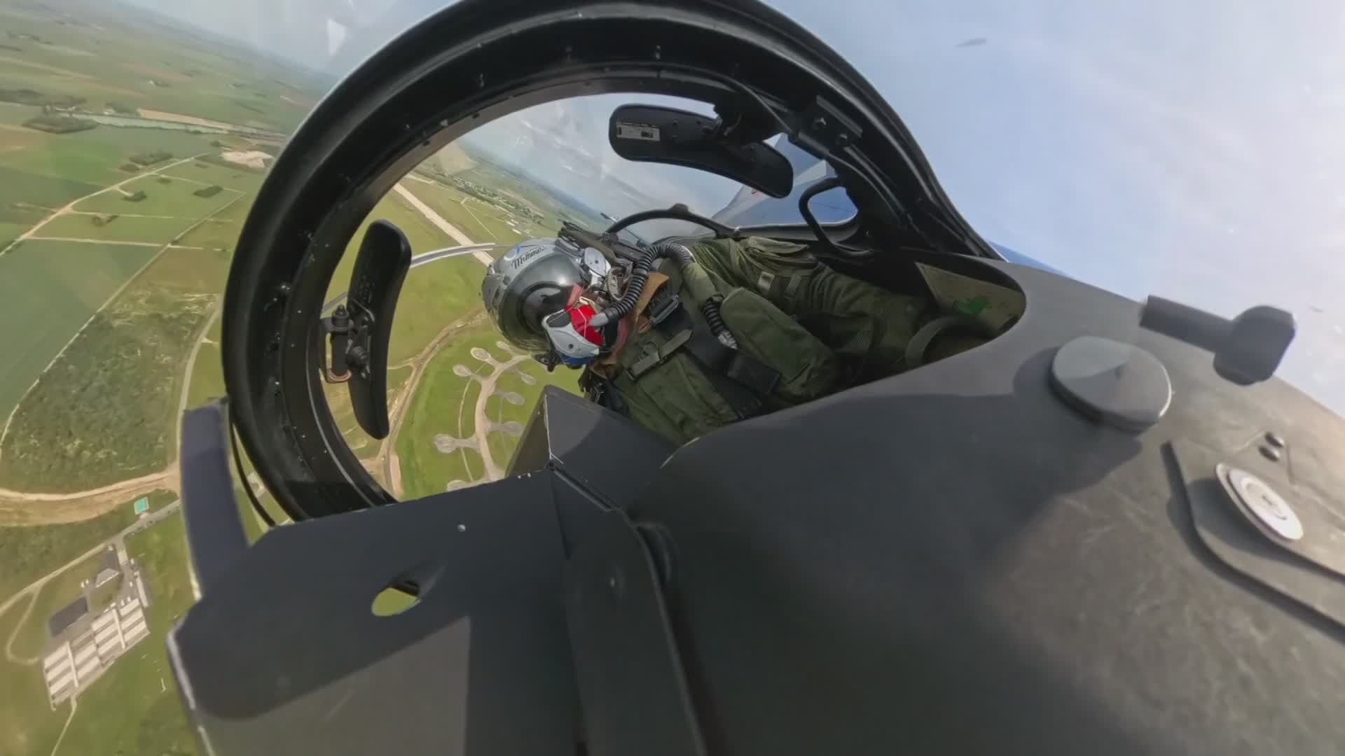 paris-air-show-2025-cockpit-rafale