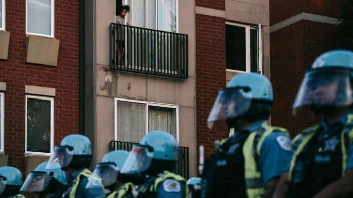 w09-60324POLICECHICAGO.jpg