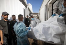 Το νοσοκομείο Νάσερ στη Γάζα επιβεβαίωσε ότι παρέλαβε τις σορούς 15 Παλαιστινίων