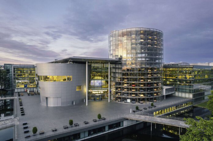 DB2025AL00038_retina_2400