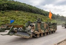 Νέα οχήματα διάσπασης κωλυμάτων, Κ600, για τη Νότια Κορέα