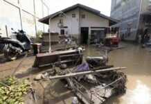 Πλημμύρες στην Ινδονησία: 631 νεκροί και 1 εκατομμύριο αναγκάστηκαν να εγκαταλείψουν τα σπίτια τους