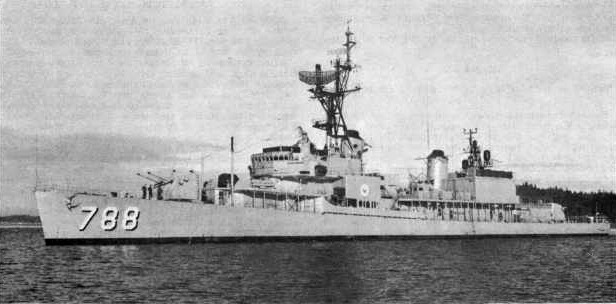 Το USS Hollister μετά το FRAM I με κατάστρωμα DASH και εκτοξευτή ASROC.