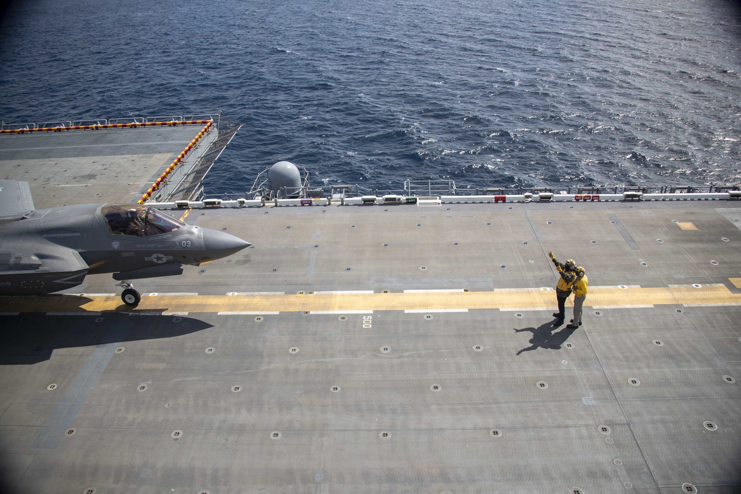F-35B &tau;&rho;&omicron;&chi;&omicron;&delta;&rho;&omicron;&mu;&epsilon;ί &sigma;&tau;&omicron; &kappa;&alpha;&tau;ά&sigma;&tau;&rho;&omega;&mu;&alpha; &tau;&omicron;&upsilon; USS Tripoli