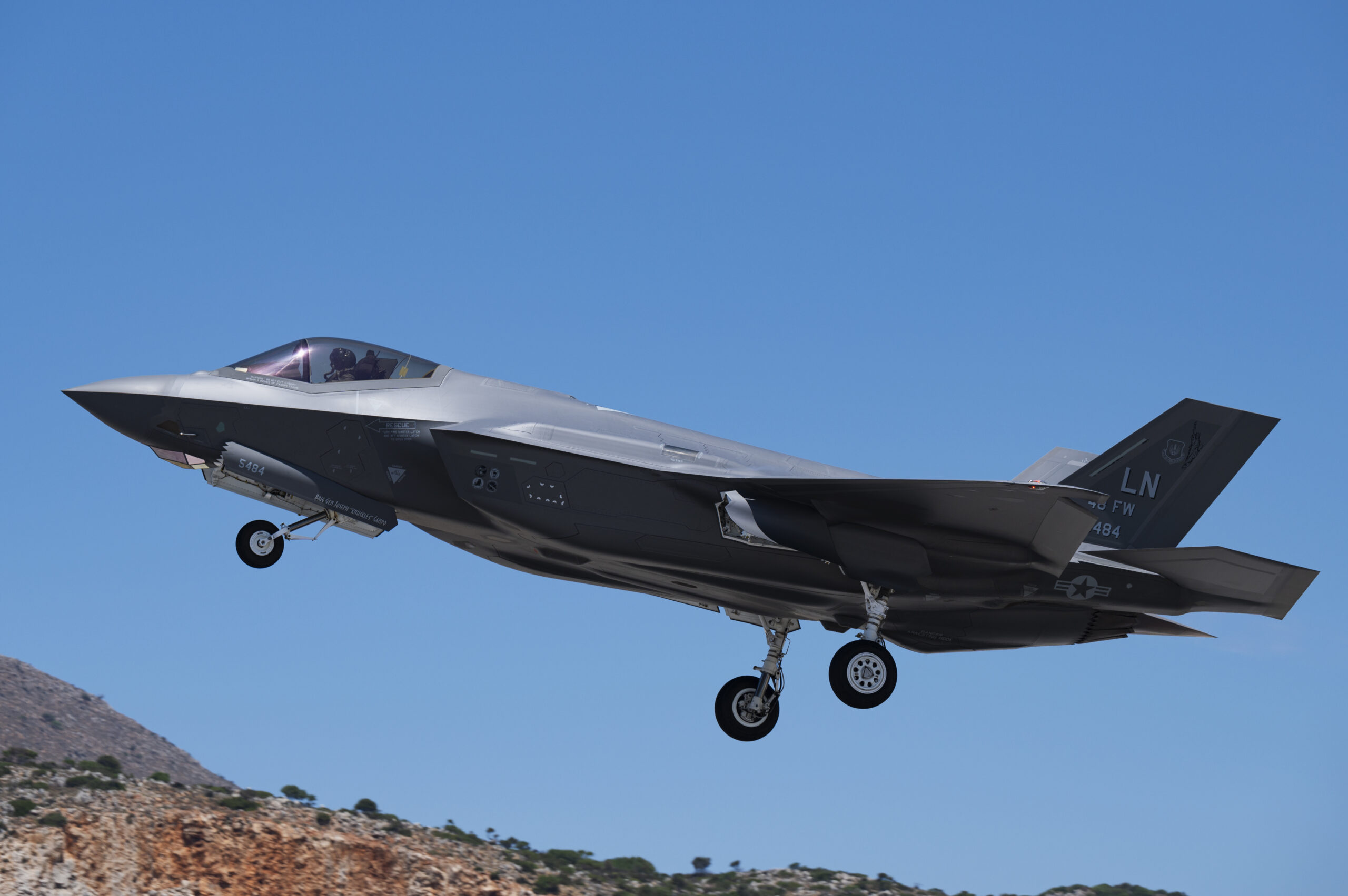 F-35A &alpha;&pi;&omicron;&gamma;&epsilon;&iota;ώ&nu;&epsilon;&tau;&alpha;&iota; &alpha;&pi;ό &tau;&eta;&nu; &alpha;&epsilon;&rho;&omicron;&pi;&omicron;&rho;&iota;&kappa;ή &beta;ά&sigma;&eta; &tau;&eta;&sigmaf; &Sigma;&omicron;ύ&delta;&alpha;&sigmaf; &sigma;&tau;&eta;&nu; &Kappa;&rho;ή&tau;&eta;