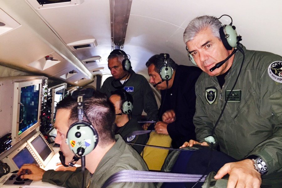 &Chi;&epsilon;&iota;&rho;&iota;&sigma;&tau;έ&sigmaf; &tau;&eta;&sigmaf; 380 &Mu;&omicron;ί&rho;&alpha;&sigmaf; &Alpha;&Sigma;&Epsilon;&Pi;&Epsilon; &sigma;&tau;&iota;&sigmaf; &kappa;&omicron;&nu;&sigma;ό&lambda;&epsilon;&sigmaf; &alpha;&pi;&omicron;&sigma;&tau;&omicron;&lambda;ή&sigmaf; &epsilon;&lambda;&lambda;&eta;&nu;&iota;&kappa;&omicron;ύ EMB-145H Erieye