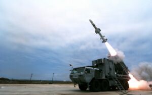 Πύραυλος Harpoon εκτοξεύεται από χερσαίο παράκτιο σύστημα