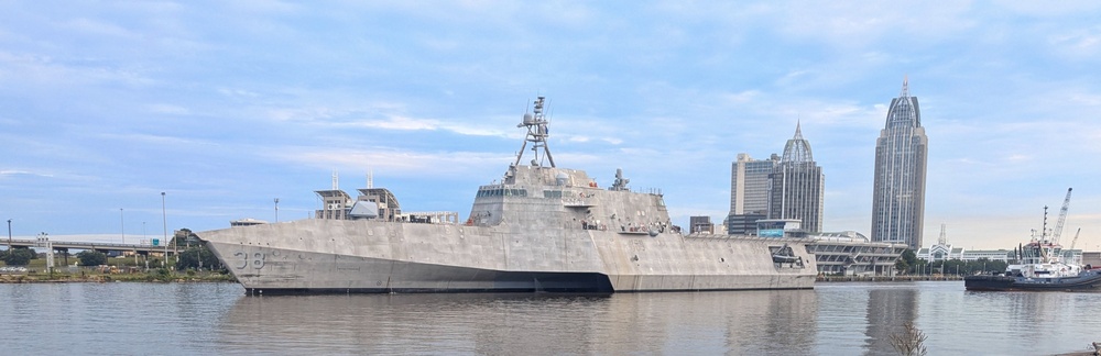 Το LCS USS Pierre αναχωρεί από το ναυπηγείο της Austal USA στο Μόμπιλ