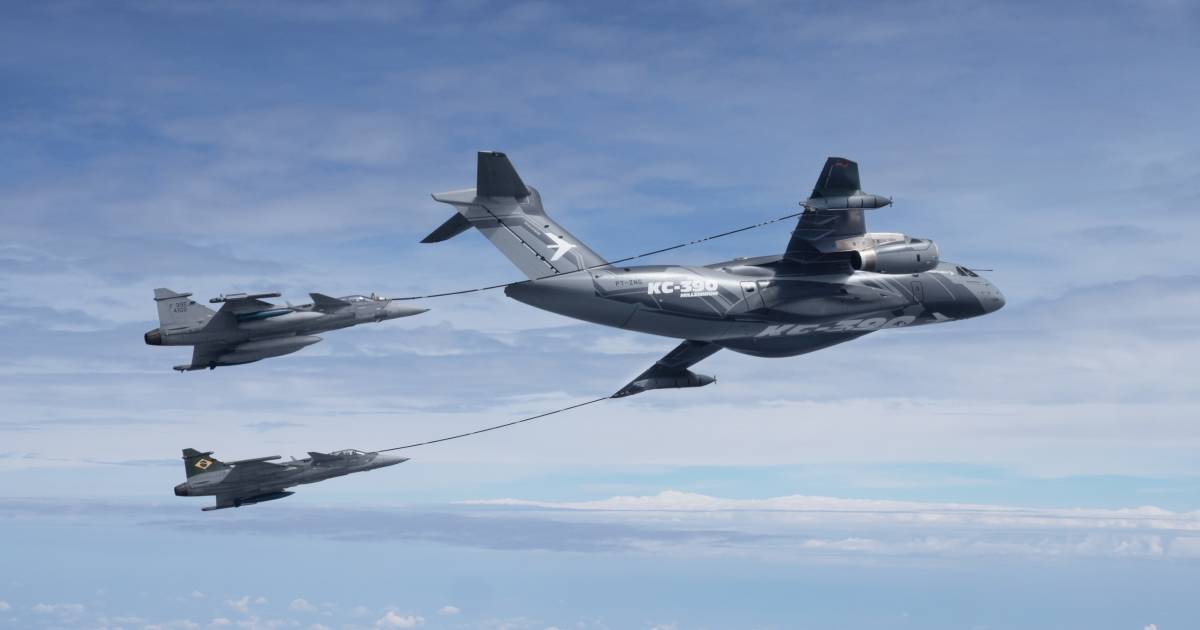 KC‑390 &alpha;&nu;&epsilon;&phi;&omicron;&delta;&iota;ά&zeta;&epsilon;&iota; &delta;ύ&omicron; &mu;&alpha;&chi;&eta;&tau;&iota;&kappa;ά Gripen E &epsilon;&nu; &pi;&tau;ή&sigma;&epsilon;&iota;