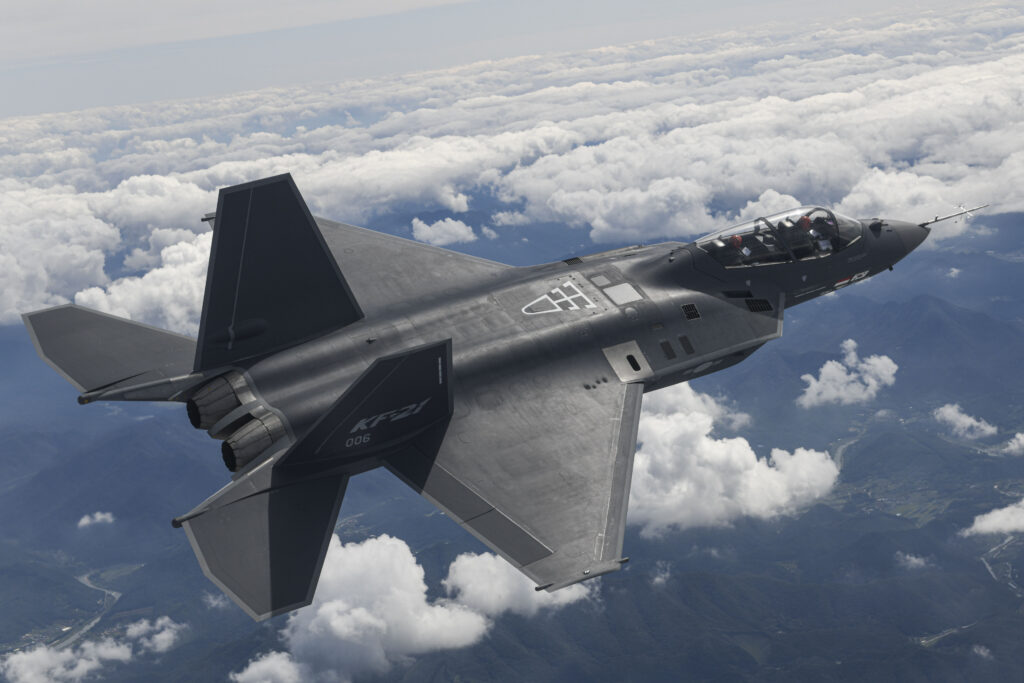 Μαχητικό KF-21 Boramae σε πτήση πάνω από τη Νότια Κορέα