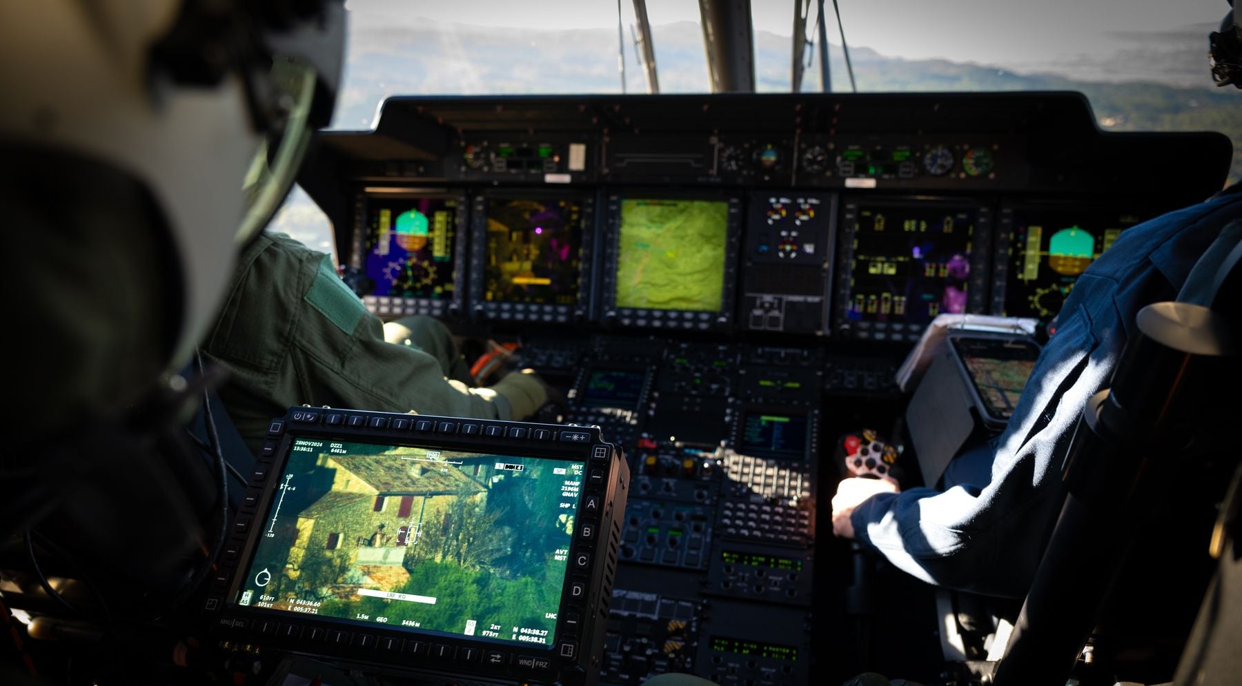 &Pi;&lambda;ή&rho;&omega;&mu;&alpha; NH90 Standard 2 &kappa;&alpha;&iota; &omicron;&theta;ό&nu;&eta; Euroflir 410 &sigma;&tau;&omicron; &pi;&iota;&lambda;&omicron;&tau;ή&rho;&iota;&omicron;