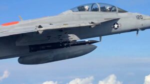 Δύο πύραυλοι Blackbeard αναρτημένοι σε F/A-18F Super Hornet κατά πτητική δοκιμή