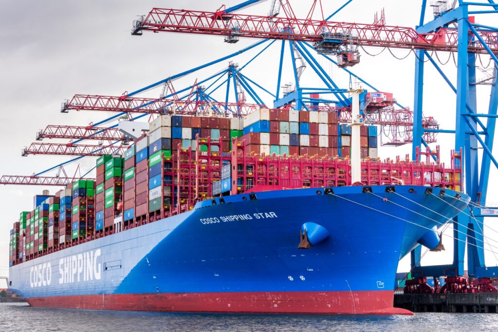 Το Cosco Shipping Star δεμένο στον τερματικό Tollerort του Αμβούργου