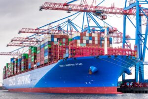 Το Cosco Shipping Star δεμένο στον τερματικό Tollerort του Αμβούργου