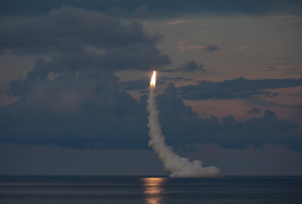 Άοπλος Trident II D5LE εκτοξεύεται από το πυρηνοκίνητο υποβρύχιο USS Wyoming στον Ατλαντικό