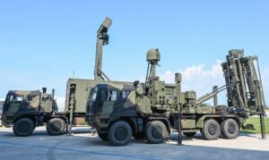 Οχήματα ραντάρ, διοίκησης και εκτόξευσης του συστήματος MAADS στη βάση Rivolto