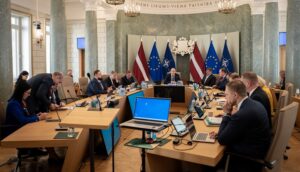 Ο πρωθυπουργός Άντρις Κούλμπεργκ προεδρεύει σε συνεδρίαση της κυβέρνησης της Λετονίας