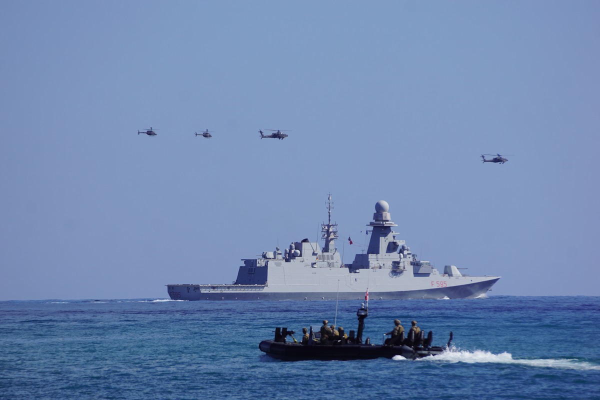 &Eta; &iota;&tau;&alpha;&lambda;&iota;&kappa;ή &phi;&rho;&epsilon;&gamma;ά&tau;&alpha; Luigi Rizzo F595, &tau;έ&sigma;&sigma;&epsilon;&rho;&alpha; &epsilon;&lambda;&iota;&kappa;ό&pi;&tau;&epsilon;&rho;&alpha; &kappa;&alpha;&iota; &lambda;έ&mu;&beta;&omicron;&sigmaf; &sigma;&upsilon;&mu;&mu;&epsilon;&tau;έ&chi;&omicron;&upsilon;&nu; &sigma;&tau;&eta; &Mu;&Epsilon;&Delta;&Omicron;&Upsilon;&Sigma;&Alpha; 15