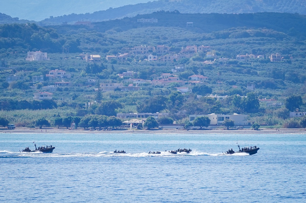 &Pi;έ&nu;&tau;&epsilon; &tau;&alpha;&chi;ύ&pi;&lambda;&omicron;&epsilon;&sigmaf; &lambda;έ&mu;&beta;&omicron;&iota; &mu;&epsilon; &pi;&rho;&omicron;&sigma;&omega;&pi;&iota;&kappa;ό &kappa;&iota;&nu;&omicron;ύ&nu;&tau;&alpha;&iota; &sigma;&epsilon; &sigma;&chi;&eta;&mu;&alpha;&tau;&iota;&sigma;&mu;ό &pi;&rho;&omicron;&sigmaf; &tau;&eta;&nu; &alpha;&kappa;&tau;ή