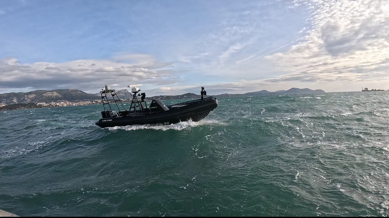 Το μη επανδρωμένο Flying USV της SEAir σε πλου με υδροπτέρυγα