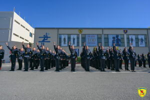 Πρωτοετείς της ΣΣΑΣ παρατεταγμένοι κατά την ορκωμοσία στις εγκαταστάσεις της Σχολής