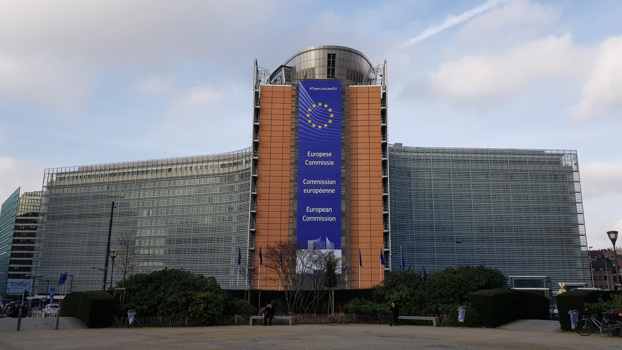 Η πρόσοψη του κτιρίου Berlaymont στις Βρυξέλλες, έδρα της Ευρωπαϊκής Επιτροπής
