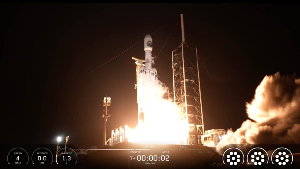 Ο Falcon Heavy απογειώνεται τη νύχτα με τη διαβαθμισμένη αποστολή NROL-97