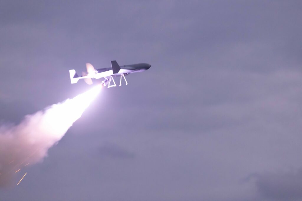 Drone κρούσης LUCAS εκτοξεύεται από το USS Santa Barbara