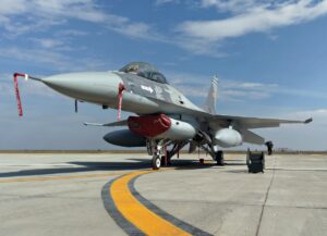 Ρουμανικό F-16 σταθμευμένο στην αεροπορική βάση Fetești