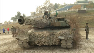 Νοτιοκορεατικό K2 Black Panther με παραλλαγή κατά τη διάρκεια εκπαίδευσης