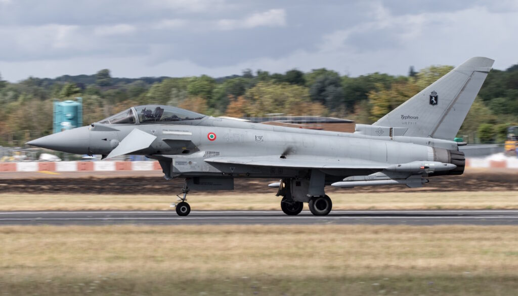 Eurofighter Typhoon της Ιταλικής Αεροπορίας σε διάδρομο